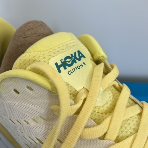 Hoka One One Clifton 8 Women’s Shoes Yellow Pear / Sweet Corn - Picture 2 of 7